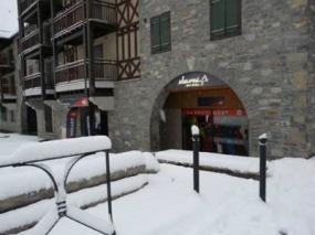 Natural Ski Shop (Millet) - St Lary Village